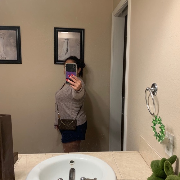 Louis Vuitton bucket pouch with strap - Picture 11 of 11